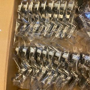 Cabinet Hardware/hinges